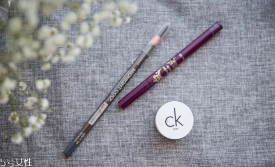 赫本妝容畫(huà)法 教你如何畫(huà)赫本妝 赫本妝容畫(huà)法 教你如何畫(huà)赫本妝