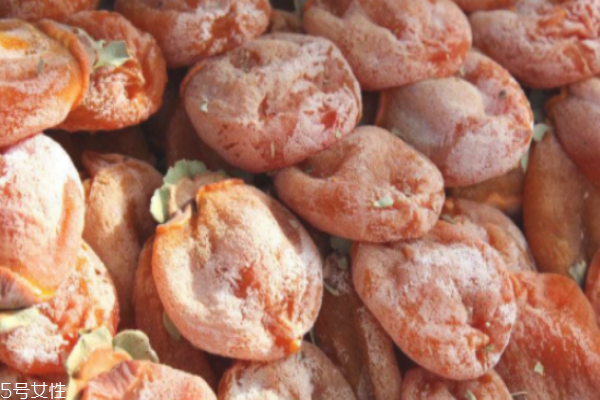 柿餅的功效和作用 好處多多 柿餅的功效和作用 好處多多