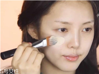 化妝怎么遮毛孔 遮毛孔化妝步驟 化妝怎么遮毛孔 遮毛孔化妝步驟