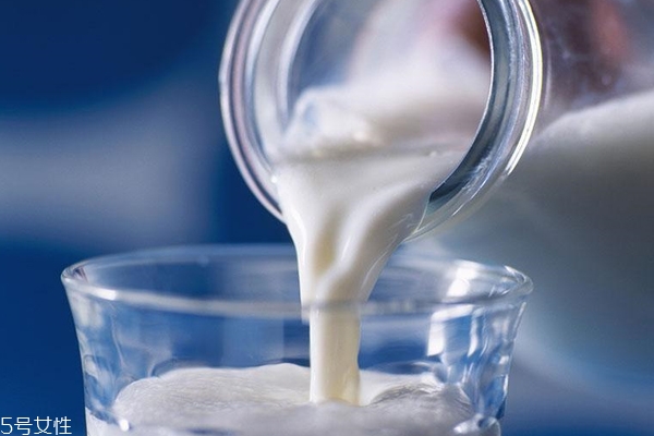 脫脂奶粉有營(yíng)養(yǎng)嗎 吃起來(lái)并不健康 脫脂奶粉有營(yíng)養(yǎng)嗎 吃起來(lái)并不健康