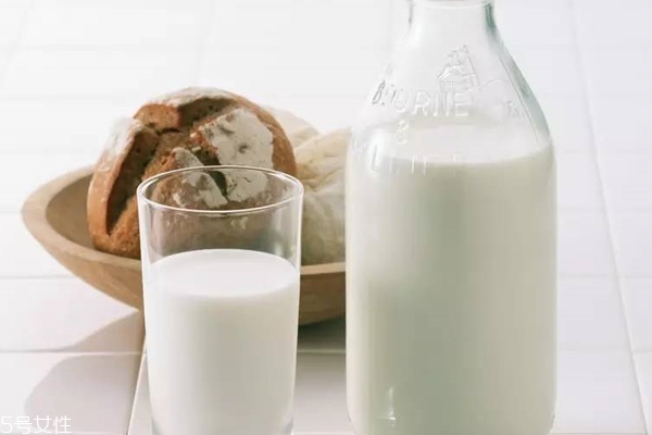 脫脂奶粉有營(yíng)養(yǎng)嗎 吃起來(lái)并不健康 脫脂奶粉有營(yíng)養(yǎng)嗎 吃起來(lái)并不健康