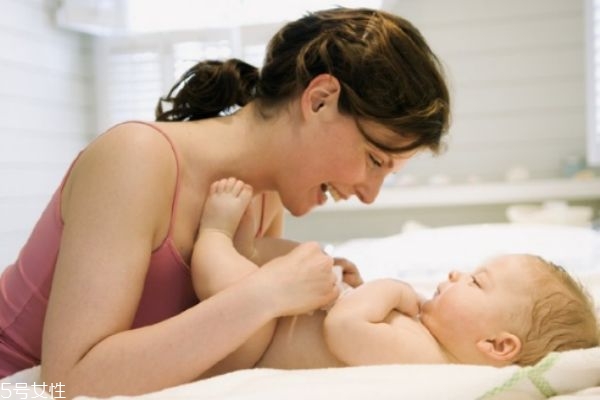 乳糖不耐受和牛奶蛋白過敏的區(qū)別 別再傻傻分不清楚了 乳糖不耐受和牛奶蛋白過敏的區(qū)別 別再傻傻分不清楚了