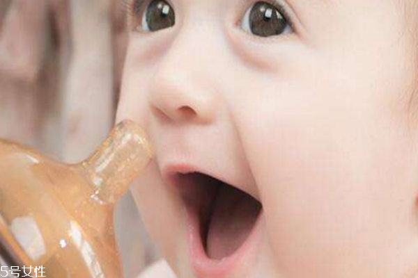 寶寶牛奶蛋白過敏怎么辦 家長(zhǎng)喂養(yǎng)很關(guān)鍵