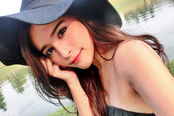 打玻尿酸的風(fēng)險(xiǎn) 整形需謹(jǐn)慎 打玻尿酸的風(fēng)險(xiǎn) 整形需謹(jǐn)慎