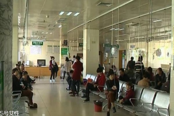 親吻病毒是什么意思 不要再隨便親你們家孩子了 親吻病毒是什么意思 不要再隨便親你們家孩子了