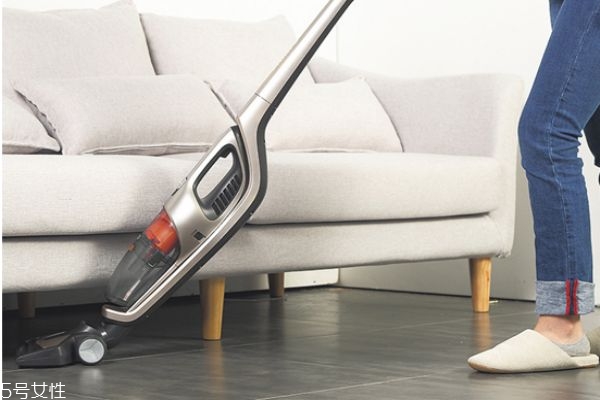 吸塵器可以吸水嗎 看什么吸塵器 吸塵器可以吸水嗎 看什么吸塵器