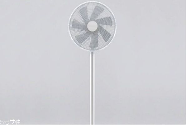 落地扇不搖頭怎么修 落地扇和塔扇哪個(gè)好 落地扇不搖頭怎么修 落地扇和塔扇哪個(gè)好