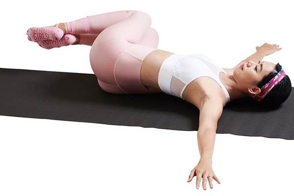 月子期間怎么瘦的快 月子期間收腹輕運(yùn)動(dòng)圖解 月子期間怎么瘦的快 月子期間收腹輕運(yùn)動(dòng)圖解