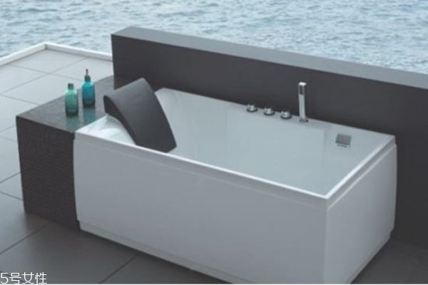 浴缸尺寸一般多大合適 浴缸的分類及特點(diǎn) 浴缸尺寸一般多大合適 浴缸的分類及特點(diǎn)