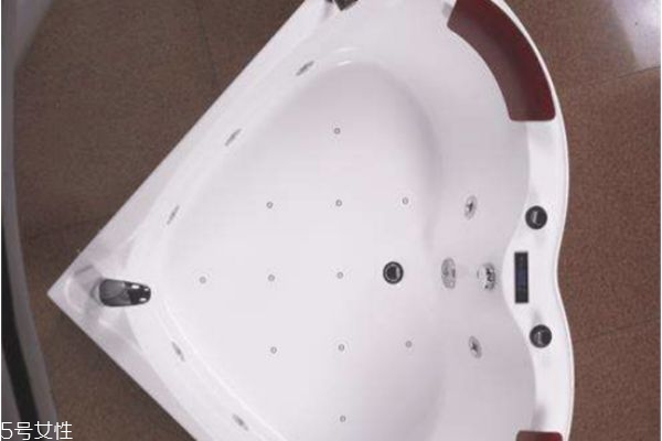 浴缸尺寸一般多大合適 浴缸的分類及特點(diǎn) 浴缸尺寸一般多大合適 浴缸的分類及特點(diǎn)