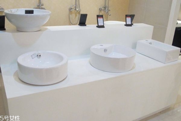 洗臉盆怎么選擇 衛(wèi)生間洗臉盆如何選購 洗臉盆怎么選擇 衛(wèi)生間洗臉盆如何選購