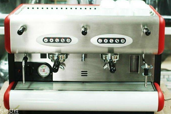 半自動咖啡機(jī)適合家用嗎 新手不建議 半自動咖啡機(jī)適合家用嗎 新手不建議