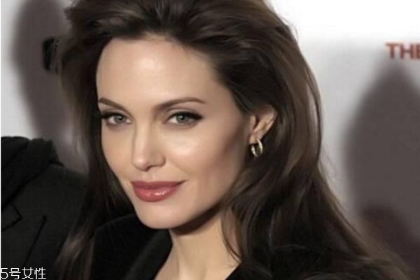 2018秋冬口紅顏色 適合秋冬的大牌口紅 2018秋冬口紅顏色 適合秋冬的大牌口紅