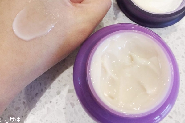 修復(fù)角質(zhì)層的護(hù)膚品推薦 脂溢性皮膚炎救星 修復(fù)角質(zhì)層的護(hù)膚品推薦 脂溢性皮膚炎救星