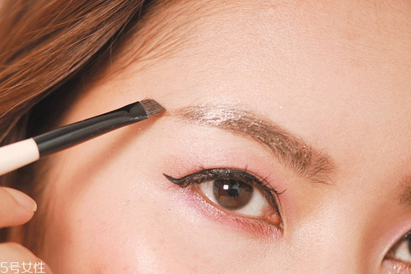 染眉膏有什么用 最大優(yōu)點(diǎn)是顯瘦 染眉膏有什么用 最大優(yōu)點(diǎn)是顯瘦