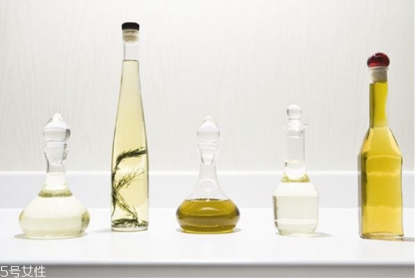 祛妊娠紋從什么時(shí)候開(kāi)始 去妊娠紋用什么好 祛妊娠紋從什么時(shí)候開(kāi)始 去妊娠紋用什么好