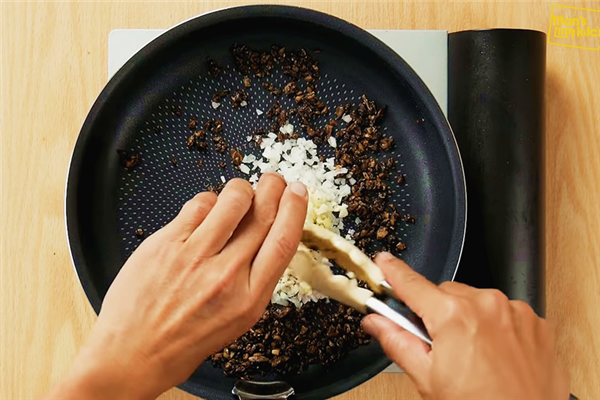 威靈頓豬排的做法 比威靈頓牛排更好吃 威靈頓豬排的做法 比威靈頓牛排更好吃