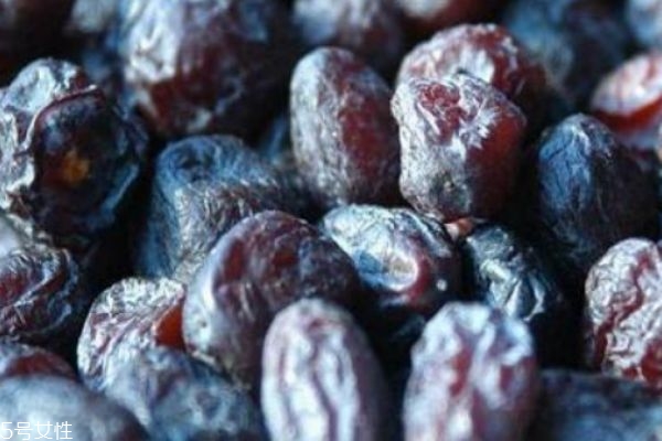 黑棗一天吃幾粒為宜 黑棗怎么吃最好 黑棗一天吃幾粒為宜 黑棗怎么吃最好