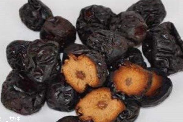 黑棗一天吃幾粒為宜 黑棗怎么吃最好 黑棗一天吃幾粒為宜 黑棗怎么吃最好