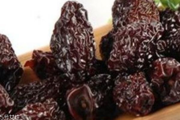 紅棗和黑棗的功效區(qū)別 黑棗是什么做出來的 紅棗和黑棗的功效區(qū)別 黑棗是什么做出來的