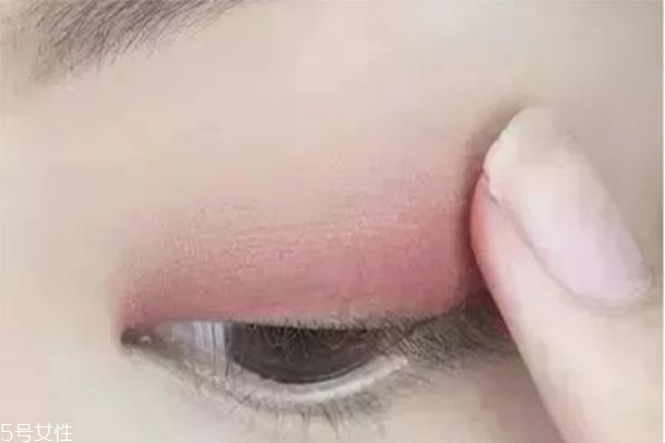 豆沙色眼妝畫法 冬季豆沙色眼妝 豆沙色眼妝畫法 冬季豆沙色眼妝