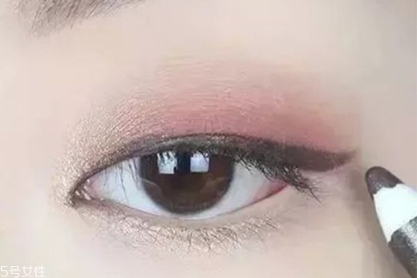 豆沙色眼妝畫法 冬季豆沙色眼妝 豆沙色眼妝畫法 冬季豆沙色眼妝
