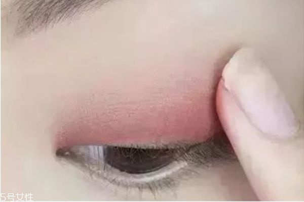 豆沙色眼妝畫法 冬季豆沙色眼妝 豆沙色眼妝畫法 冬季豆沙色眼妝