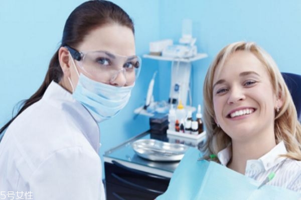 洗牙會使牙縫變大嗎 別擔(dān)心 洗牙會使牙縫變大嗎 別擔(dān)心