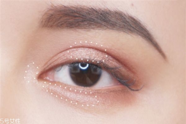 豆沙色眼妝畫法 冬季豆沙色眼妝 豆沙色眼妝畫法 冬季豆沙色眼妝