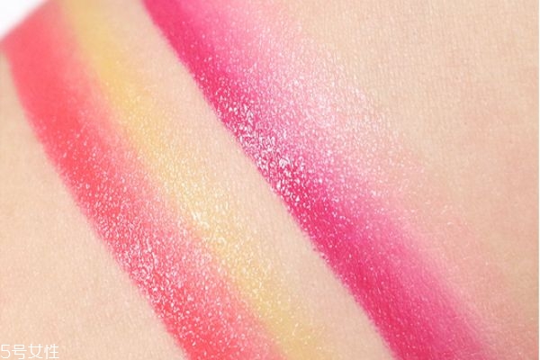 蘭芝雙色眼影怎么用 雙色眼影的畫法步驟圖 蘭芝雙色眼影怎么用 雙色眼影的畫法步驟圖