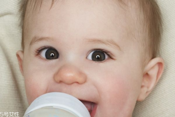 奶粉的分段及適用年齡 教你如何挑選 奶粉的分段及適用年齡 教你如何挑選