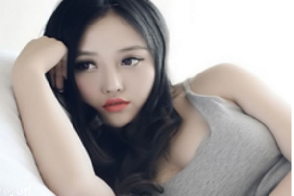 女性排卵期如何計(jì)算有哪些癥狀 女性排卵期如何計(jì)算有哪些癥狀