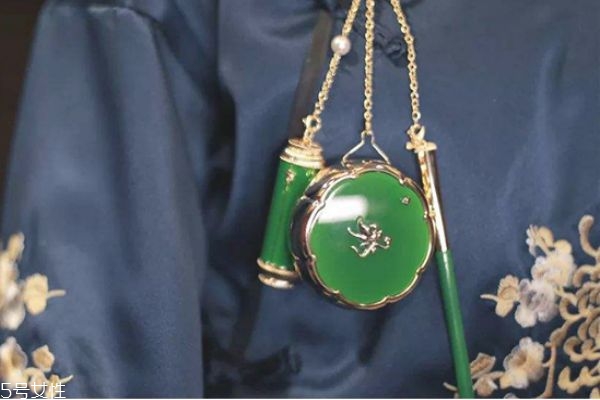 百雀羚宮廷套裝里面有什么 百雀羚宮廷系列 百雀羚宮廷套裝里面有什么 百雀羚宮廷系列