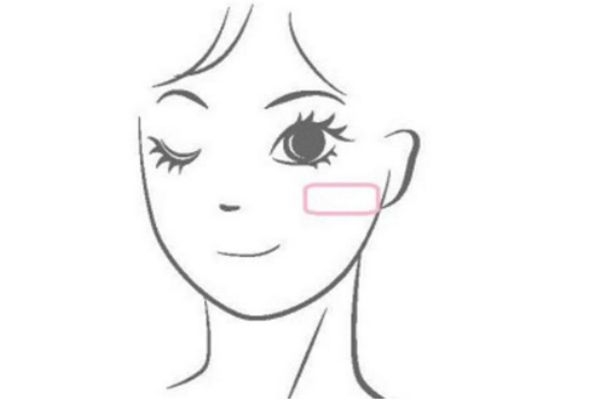 圓臉方臉腮紅要怎么打 這樣打腮紅可以修飾臉型 圓臉方臉腮紅要怎么打 這樣打腮紅可以修飾臉型