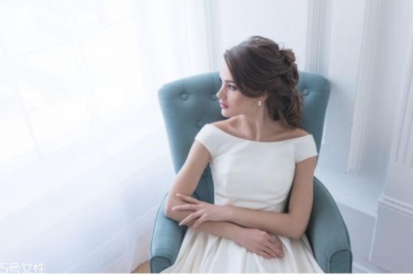 怎么畫(huà)腮紅更漂亮 angelababy打腮紅的技巧