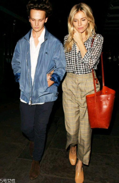 男士格紋褲子怎么搭配 男士格紋褲秋冬日系搭配 男士格紋褲子怎么搭配 男士格紋褲秋冬日系搭配