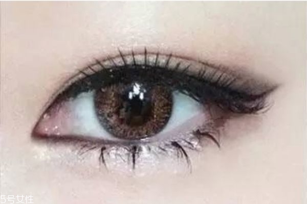 銀灰色眼影畫法圖片 灰色眼影搭配圖 銀灰色眼影畫法圖片 灰色眼影搭配圖