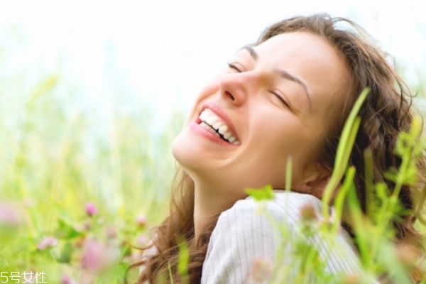 銀灰色眼影畫法圖片 灰色眼影搭配圖 銀灰色眼影畫法圖片 灰色眼影搭配圖