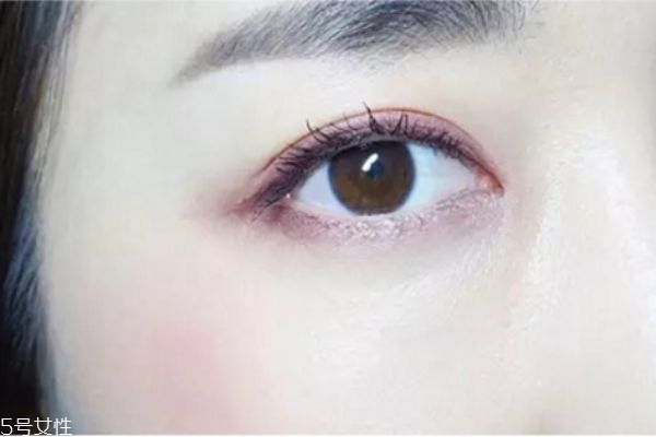 粉色眼影怎么畫好看 粉紫色眼影畫法 粉色眼影怎么畫好看 粉紫色眼影畫法