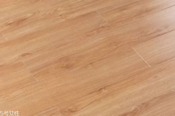 木地板翹起來(lái)怎么處理 別再用濕拖把拖地了