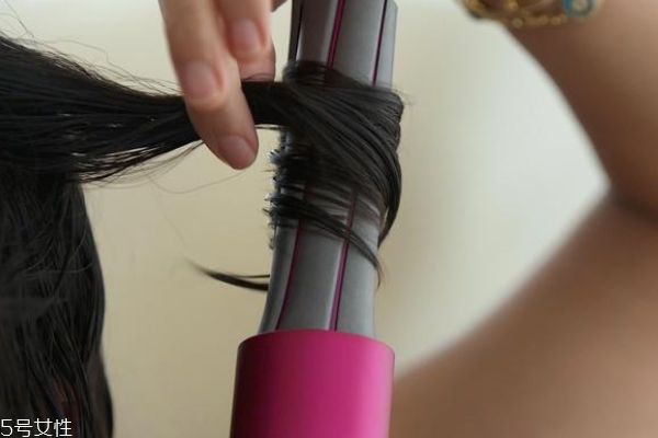 卷發(fā)棒哪種形狀比較好 直棒和卷棒哪個好 卷發(fā)棒哪種形狀比較好 直棒和卷棒哪個好