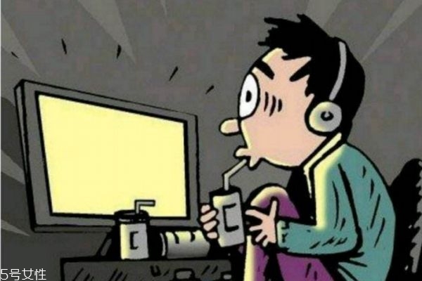 熬夜為什么會變胖 長期熬夜的人最易發(fā)胖 熬夜為什么會變胖 長期熬夜的人最易發(fā)胖