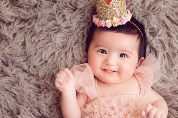 嬰兒吸手指是怎么回事怎么辦