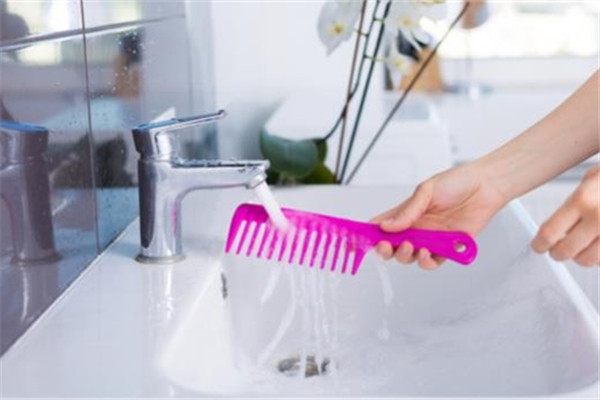 什么化妝產(chǎn)品不能共用 6種美容小物別共用 什么化妝產(chǎn)品不能共用 6種美容小物別共用