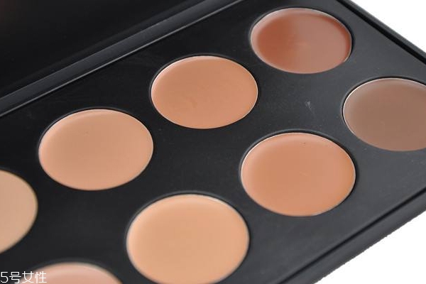 眼影打底膏怎么用 使用方法很簡(jiǎn)單