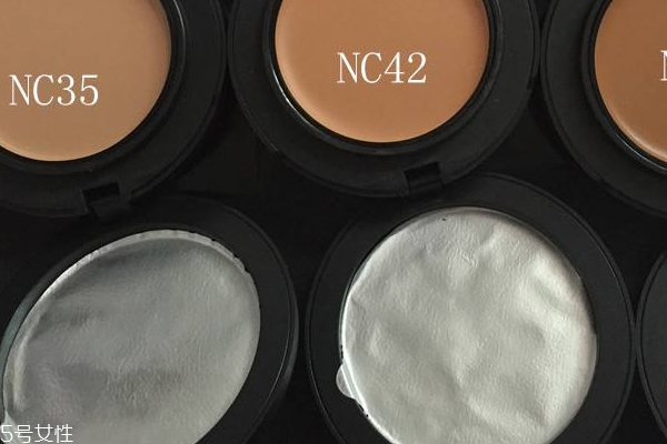 眼影打底膏怎么用 使用方法很簡(jiǎn)單