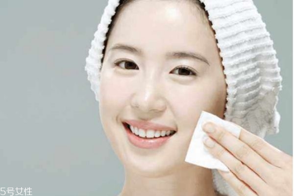 質地黏稠的化妝水補水效果更好嗎 關于化妝水的那些事