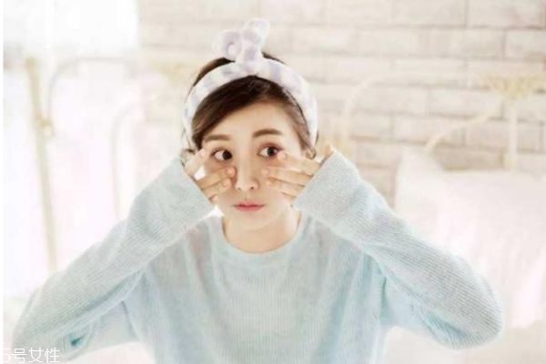 質地黏稠的化妝水補水效果更好嗎 關于化妝水的那些事