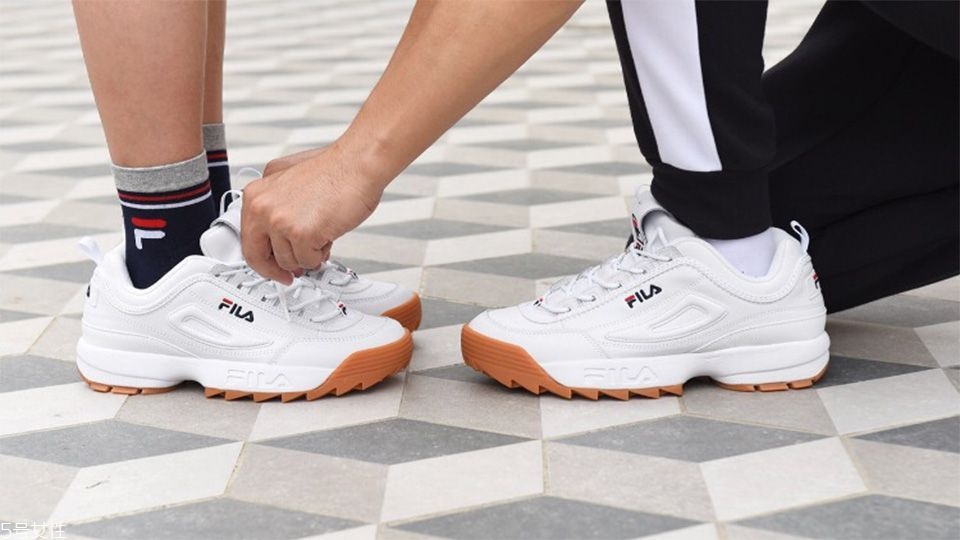 白色老爹鞋哪個(gè)牌子好 白色老爹鞋推薦 白色老爹鞋哪個(gè)牌子好 白色老爹鞋推薦