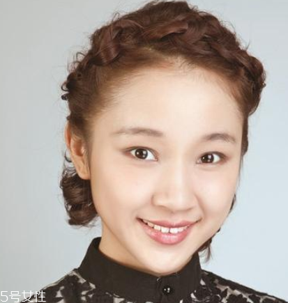 小個(gè)子適合什么發(fā)型 長(zhǎng)發(fā)或短發(fā)都o(jì)k 小個(gè)子適合什么發(fā)型 長(zhǎng)發(fā)或短發(fā)都o(jì)k